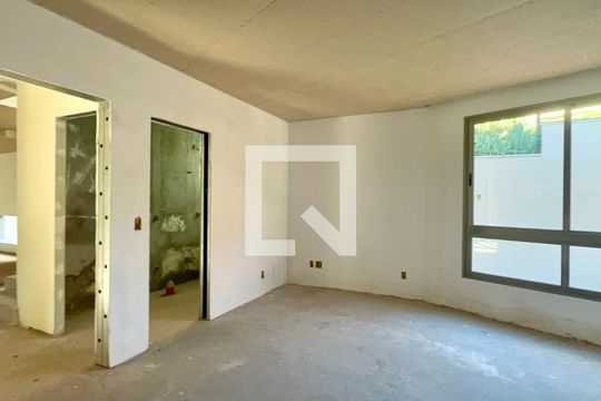 Sala de casa à venda com 3 quartos, 799m² em Alto de Pinheiros, São Paulo