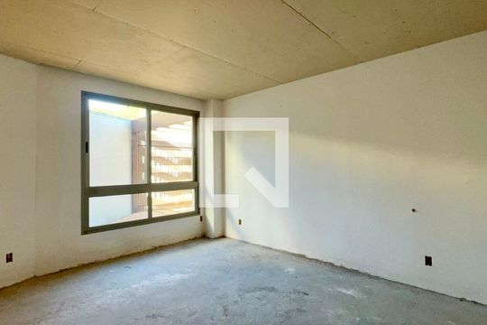 Sala de casa à venda com 3 quartos, 799m² em Alto de Pinheiros, São Paulo