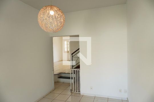 Sala 2 de casa de condomínio para alugar com 3 quartos, 150m² em Jardim Bandeirantes, São Carlos