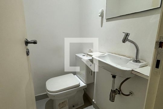 Lavabo de casa para alugar com 2 quartos, 130m² em Mirandópolis, São Paulo