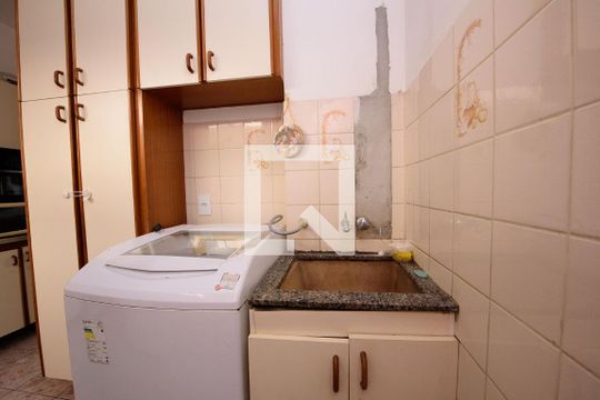 Área de serviço de apartamento para alugar com 3 quartos, 65m² em Camargos, Belo Horizonte