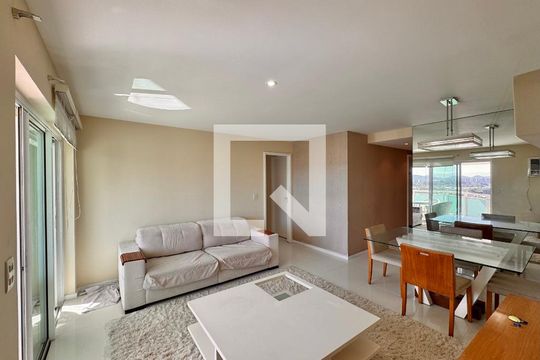 Sala de apartamento para alugar com 3 quartos, 110m² em Barra da Tijuca, Rio de Janeiro