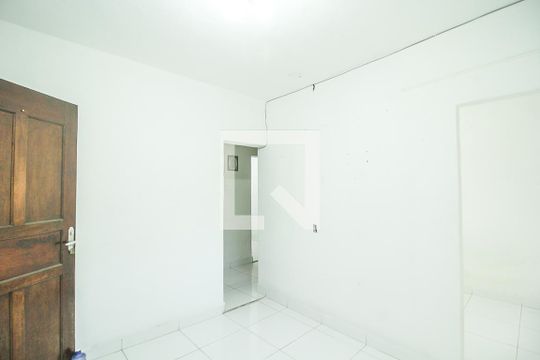 Sala de casa para alugar com 2 quartos, 65m² em Jardim Bandeirantes, São Paulo