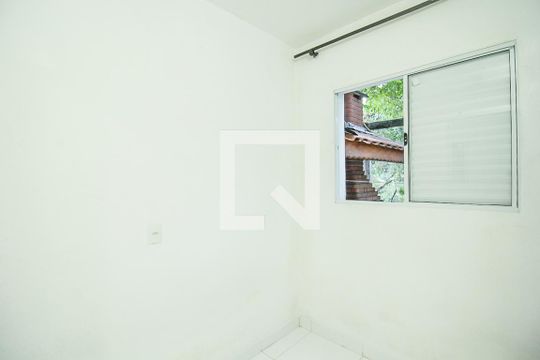 Quarto 1 de casa para alugar com 2 quartos, 65m² em Jardim Bandeirantes, São Paulo
