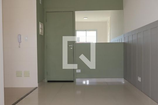 Sala de apartamento para alugar com 1 quarto, 40m² em Jardim Avelino, São Paulo