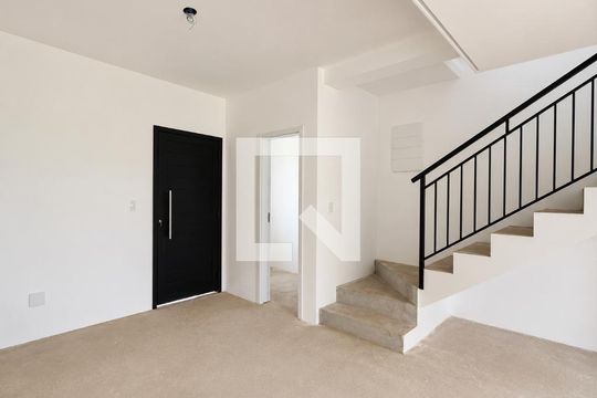 Sala de casa de condomínio à venda com 2 quartos, 89m² em Medeiros, Jundiaí