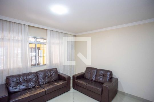 Sala de TV de casa para alugar com 3 quartos, 150m² em Taboão, Diadema