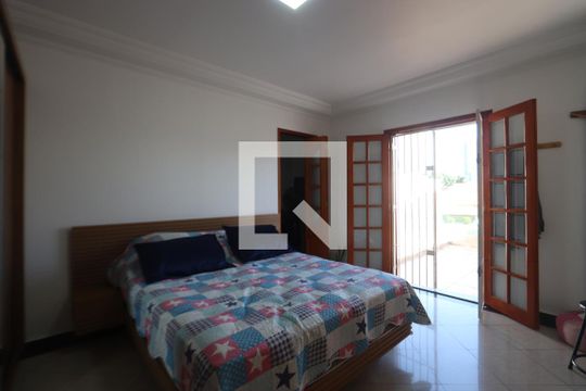 Suíte de casa à venda com 3 quartos, 151m² em Vila Lucia, São Paulo