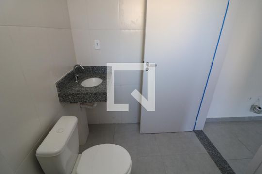 Banheiro de kitnet/studio à venda com 1 quarto, 23m² em Vila Alpina, São Paulo