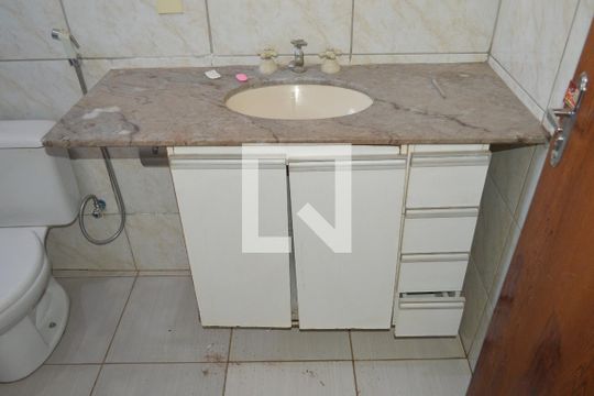 Banheiro da Suíte 1 de casa para alugar com 4 quartos, 240m² em Parque Anhanguera, Ribeirão Preto