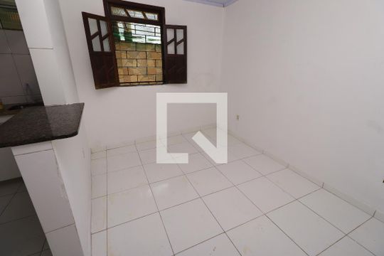Sala de casa para alugar com 1 quarto, 60m² em Cabula Vi, Salvador