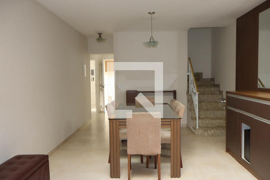 Sala de casa à venda com 3 quartos, 152m² em Vila Rica, São Paulo