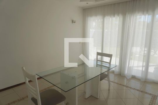 Sala de Jantar de casa de condomínio para alugar com 4 quartos, 455m² em Residencial Morada dos Lagos, Barueri