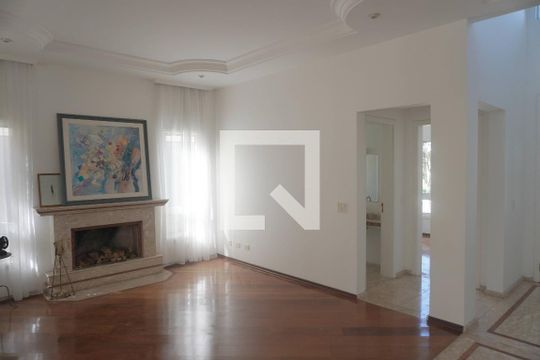 Sala de casa de condomínio para alugar com 4 quartos, 455m² em Residencial Morada dos Lagos, Barueri