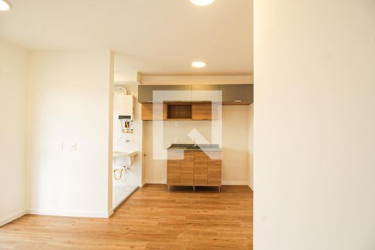 Cozinha de apartamento para alugar com 2 quartos, 42m² em Vila Santa Edwiges, São Paulo