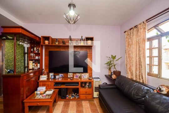Sala de casa à venda com 4 quartos, 170m² em Vila Yara, São Paulo