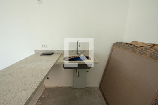 Sala/Cozinha de kitnet/studio à venda com 1 quarto, 73m² em Indianópolis, São Paulo