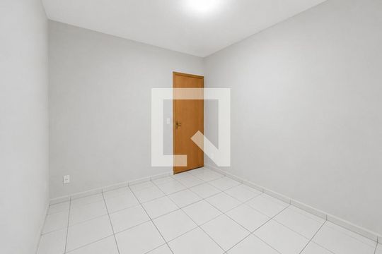 Quarto 2 de apartamento para alugar com 2 quartos, 43m² em Jardim Holanda, Uberlândia