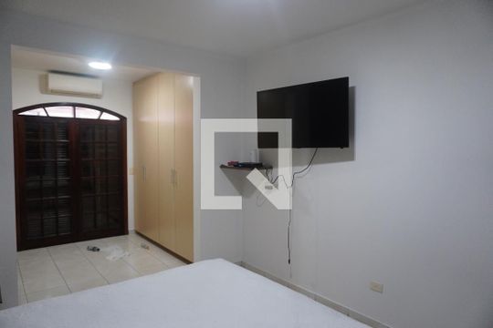 Suite de casa para alugar com 4 quartos, 350m² em Vila Sao Silvestre, Barueri