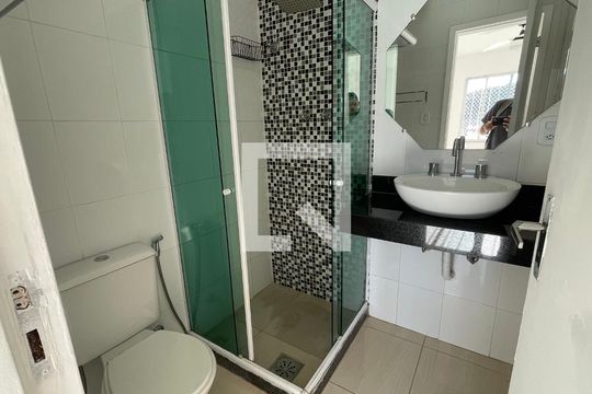 Banheiro da Suíte de casa de condomínio à venda com 3 quartos, 95m² em Freguesia (ilha do Governador), Rio de Janeiro
