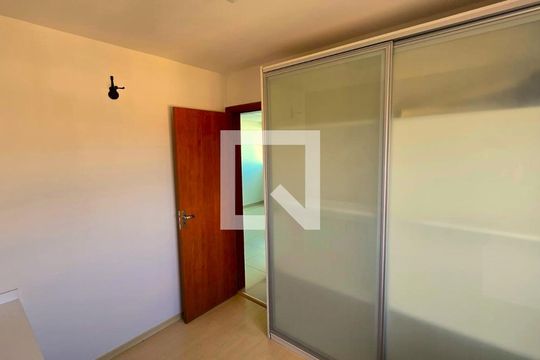 Quarto de apartamento à venda com 2 quartos, 50m² em Fernão Dias, Belo Horizonte