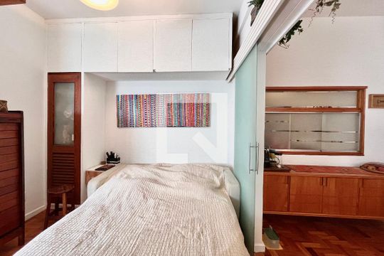 Quarto  de apartamento à venda com 1 quarto, 68m² em Jardim Botânico, Rio de Janeiro