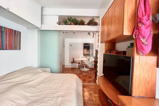 Quarto  de apartamento à venda com 1 quarto, 68m² em Jardim Botânico, Rio de Janeiro