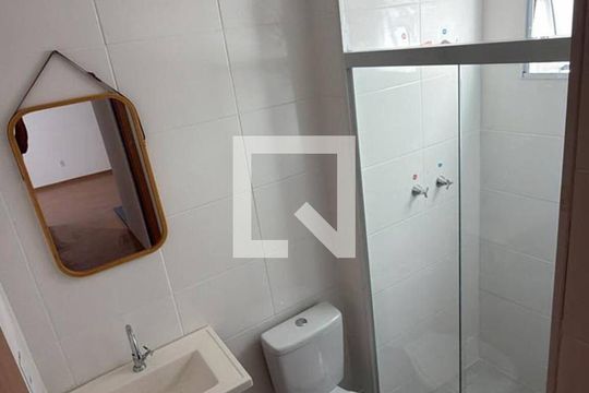 Banheiro de apartamento à venda com 2 quartos, 26m² em Inhoaíba, Rio de Janeiro