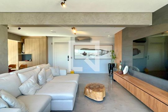 Sala de apartamento para alugar com 3 quartos, 200m² em Pinheiros, São Paulo