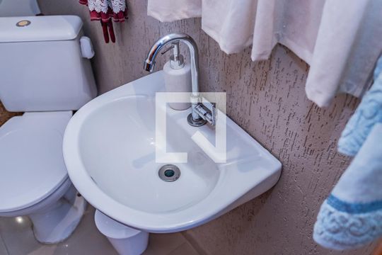 Lavabo de casa à venda com 3 quartos, 72m² em Jardim Monjolo, São Paulo