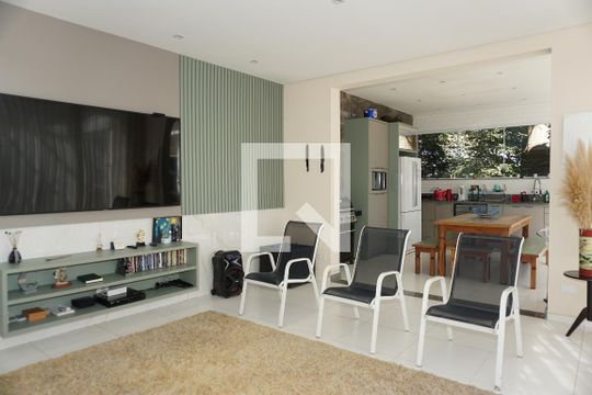 Sala 2 de casa para alugar com 6 quartos, 600m² em Jardim Indaia, Embu das Artes
