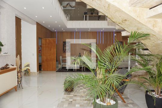 Sala de casa para alugar com 6 quartos, 600m² em Jardim Indaia, Embu das Artes