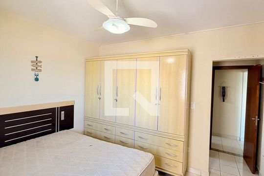 Quarto 2 de apartamento para alugar com 2 quartos, 57m² em Guilhermina, Praia Grande