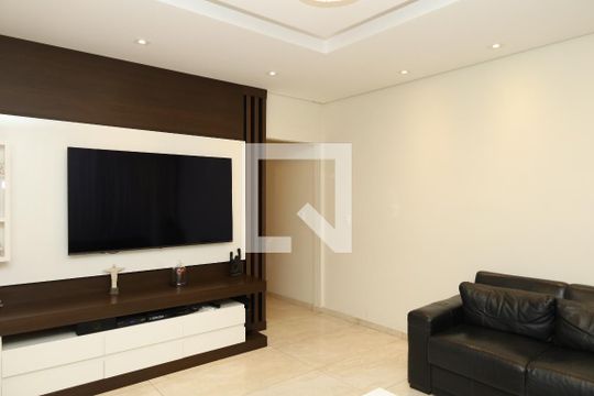 Sala de casa à venda com 3 quartos, 224m² em Vila Brasil, São Paulo