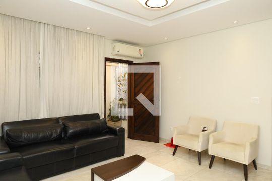 Sala de casa à venda com 3 quartos, 224m² em Vila Brasil, São Paulo