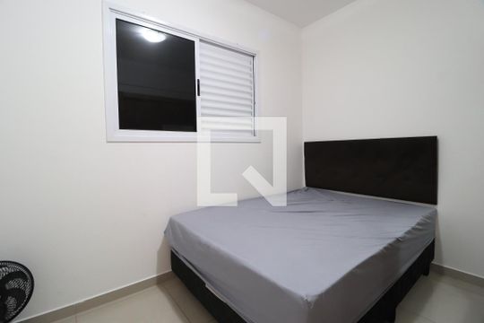 Quarto 1 de apartamento para alugar com 2 quartos, 58m² em Santa Mônica, Uberlândia