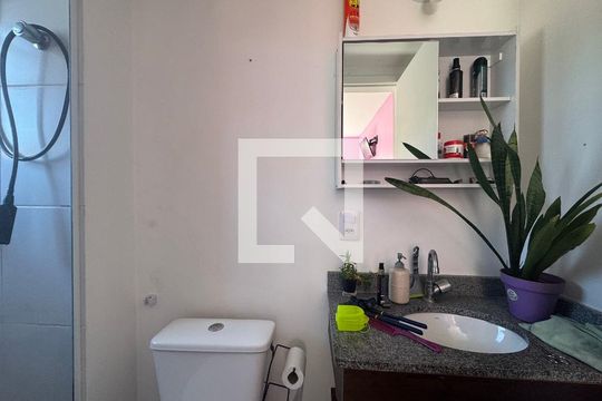 Banheiro da Suíte de apartamento à venda com 2 quartos, 60m² em Novo Osasco, Osasco