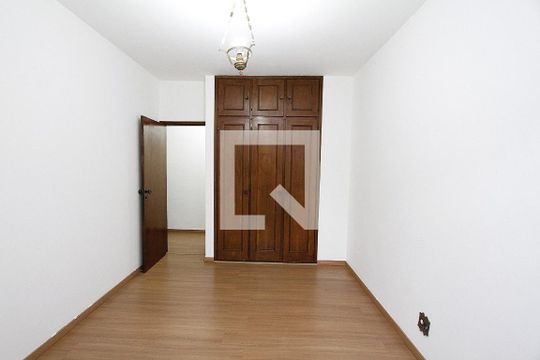 Quarto 1 de apartamento para alugar com 2 quartos, 77m² em Nova Suíça, Belo Horizonte
