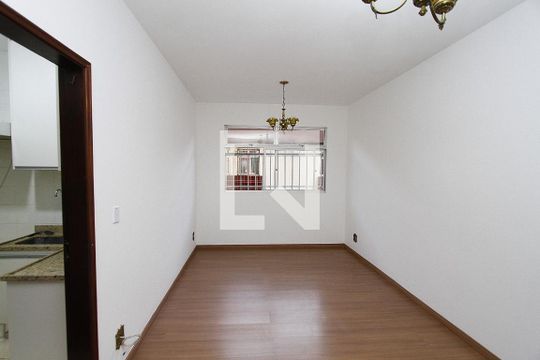 Sala de apartamento para alugar com 2 quartos, 77m² em Nova Suíça, Belo Horizonte
