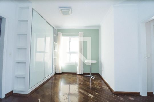 Hall dos Quartos de casa à venda com 4 quartos, 291m² em Jardim São Paulo, São Paulo