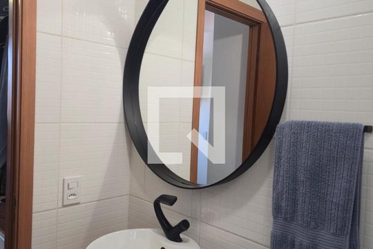 Banheiro  de apartamento para alugar com 1 quarto, 34m² em Vila Galvão, Guarulhos