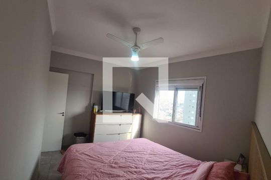 Quarto de apartamento para alugar com 2 quartos, 50m² em Jaguaribe, Osasco