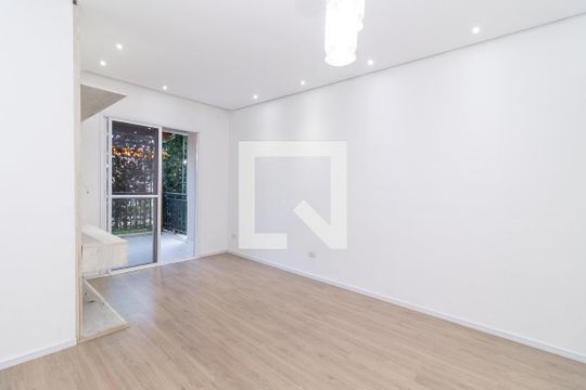 Sala de apartamento para alugar com 3 quartos, 75m² em Cidade Líder, São Paulo