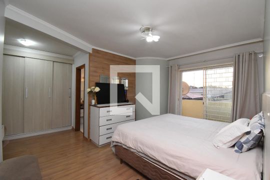 Suíte de casa de condomínio à venda com 3 quartos, 220m² em Uberaba, Curitiba