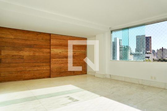 Sala  de apartamento à venda com 4 quartos, 135m² em Cruzeiro, Belo Horizonte
