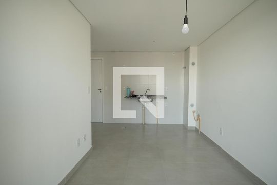 Sala de apartamento para alugar com 2 quartos, 40m² em Vila Eldizia, Santo André