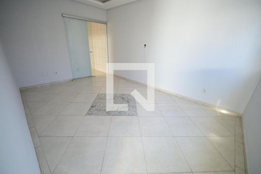 Casa para alugar com 3 quartos, 160m² em Jardim Presidente, Goiânia
