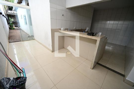 Casa para alugar com 3 quartos, 160m² em Jardim Presidente, Goiânia