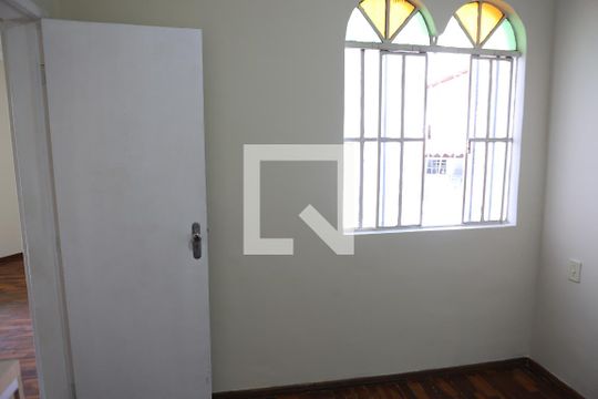 Quarto 1 de apartamento para alugar com 3 quartos, 76m² em Sta Cruz Ind, Contagem