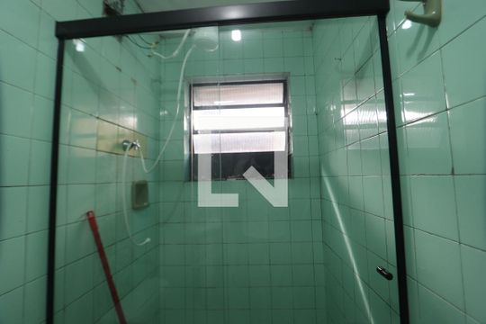 Banheiro de casa para alugar com 1 quarto, 28m² em Jardim Planalto, São Paulo